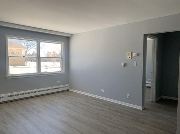 392 Executive Dr #105 - Photo 3 of 5