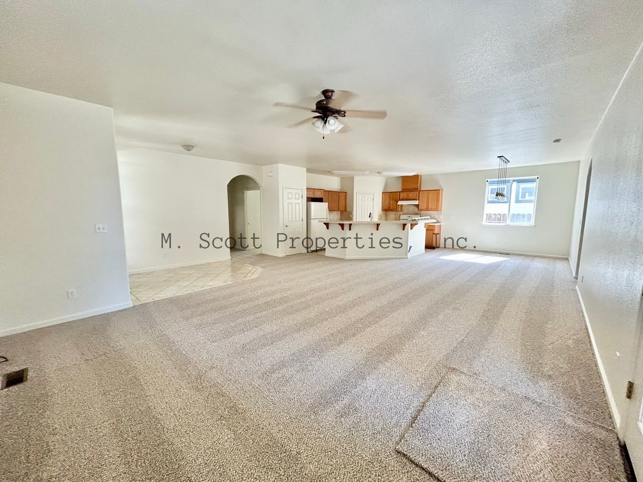1040 Aspen Grove Cir #NA - Photo 3 of 16