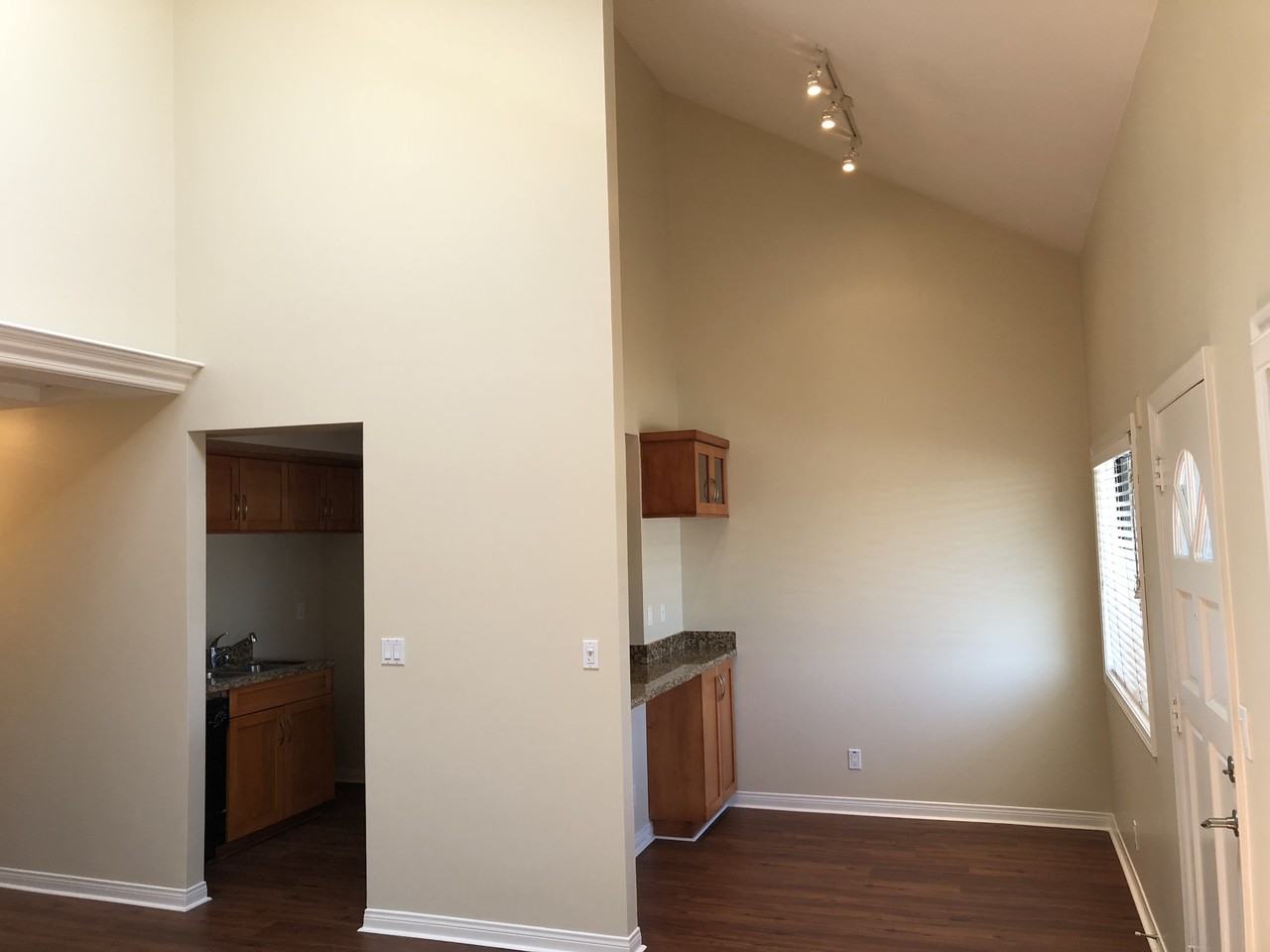 612 Nebraska Ave #303 - Photo 4 of 13