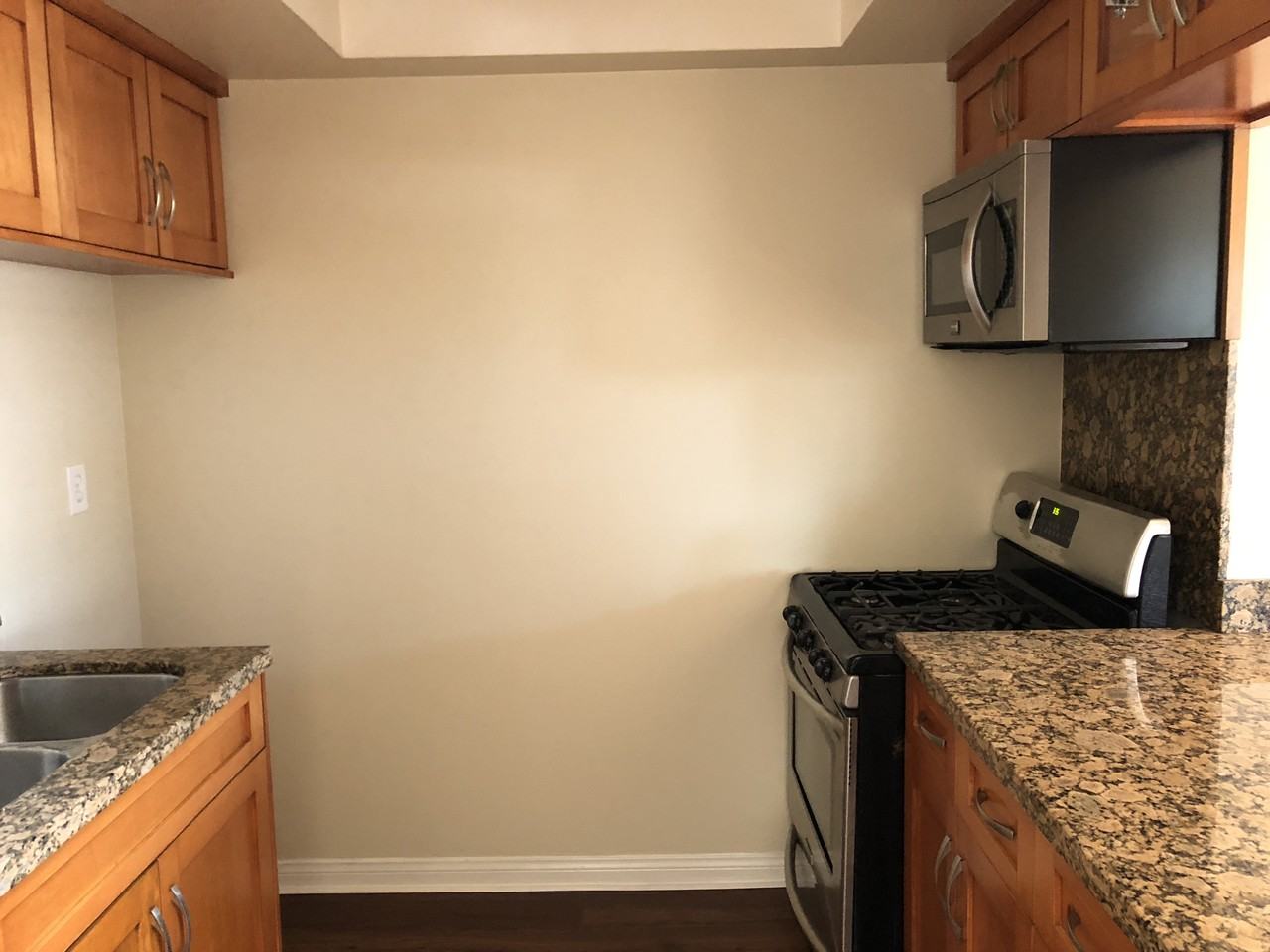 612 Nebraska Ave #303 - Photo 7 of 13