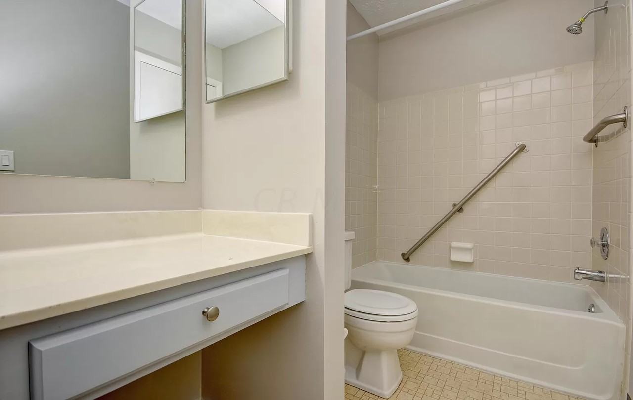 2245 Hedgerow Rd #2245D - Photo 4 of 12