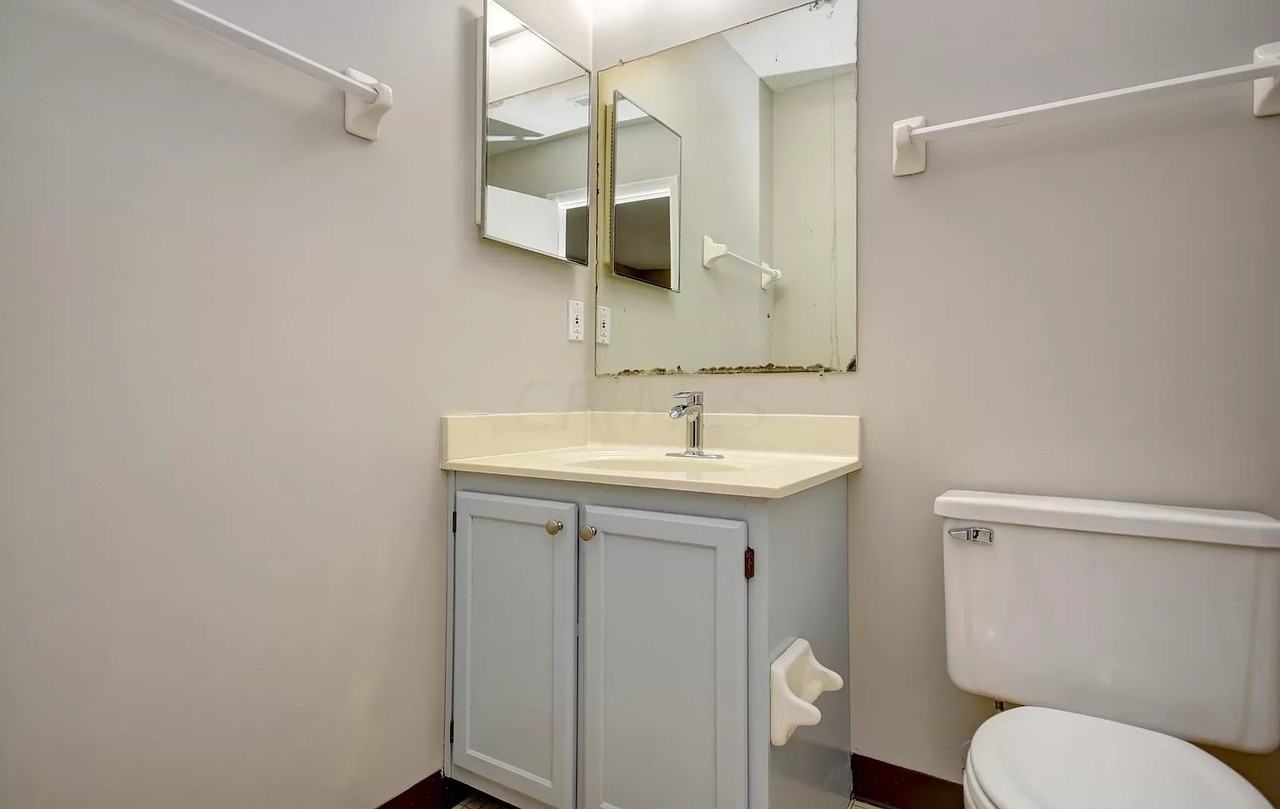2245 Hedgerow Rd #2245D - Photo 5 of 12