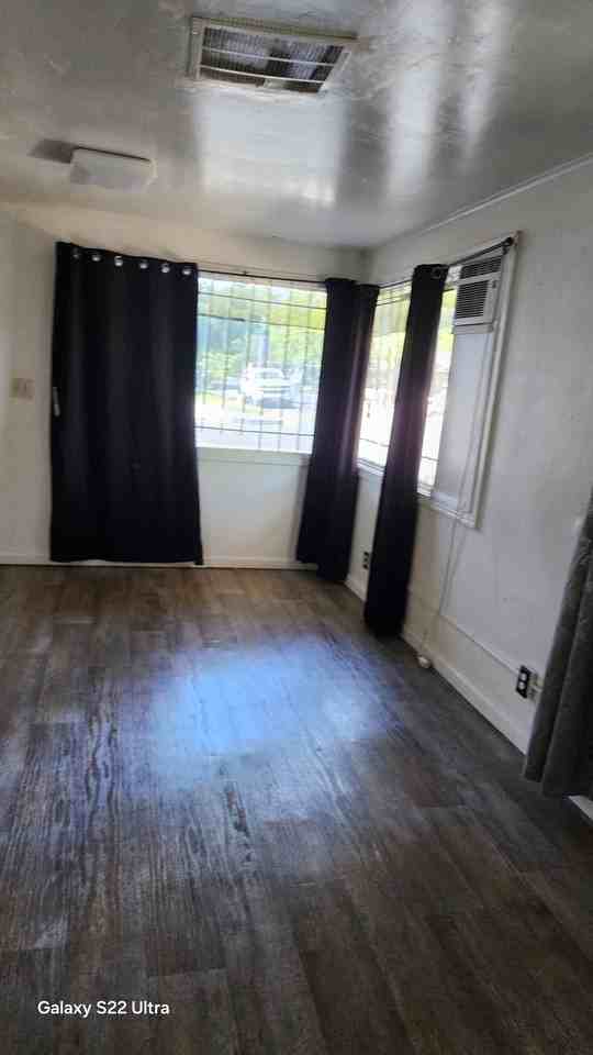 432 14th St #1 - Photo 3 of 6