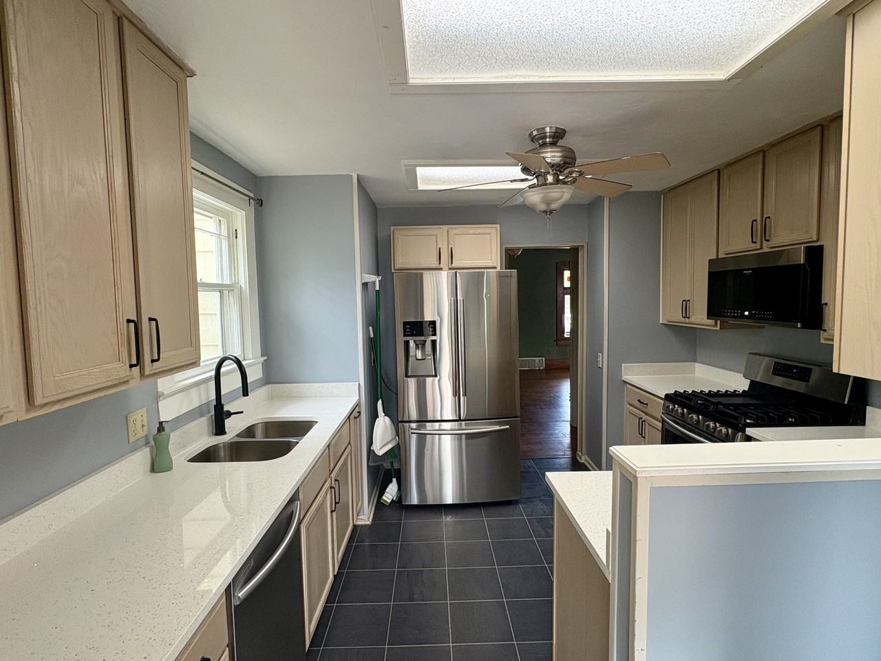 906 Nw 21st St #NA - Photo 3 of 4