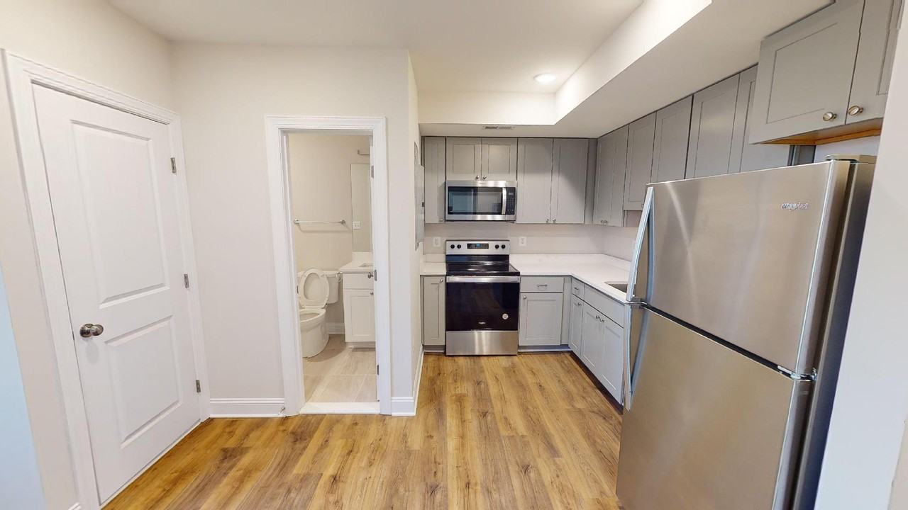 220 Hamilton St Nw #208 - Photo 4 of 8