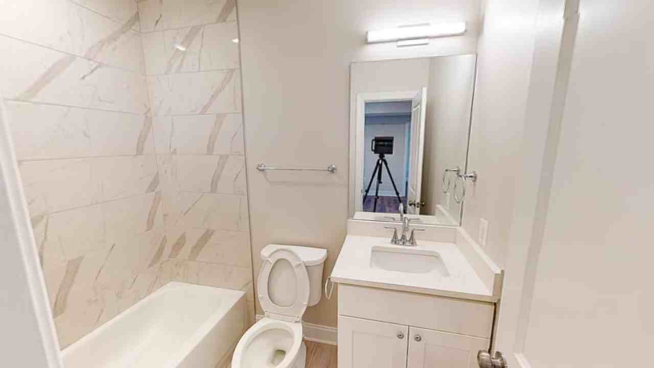 220 Hamilton St Nw #208 - Photo 5 of 8