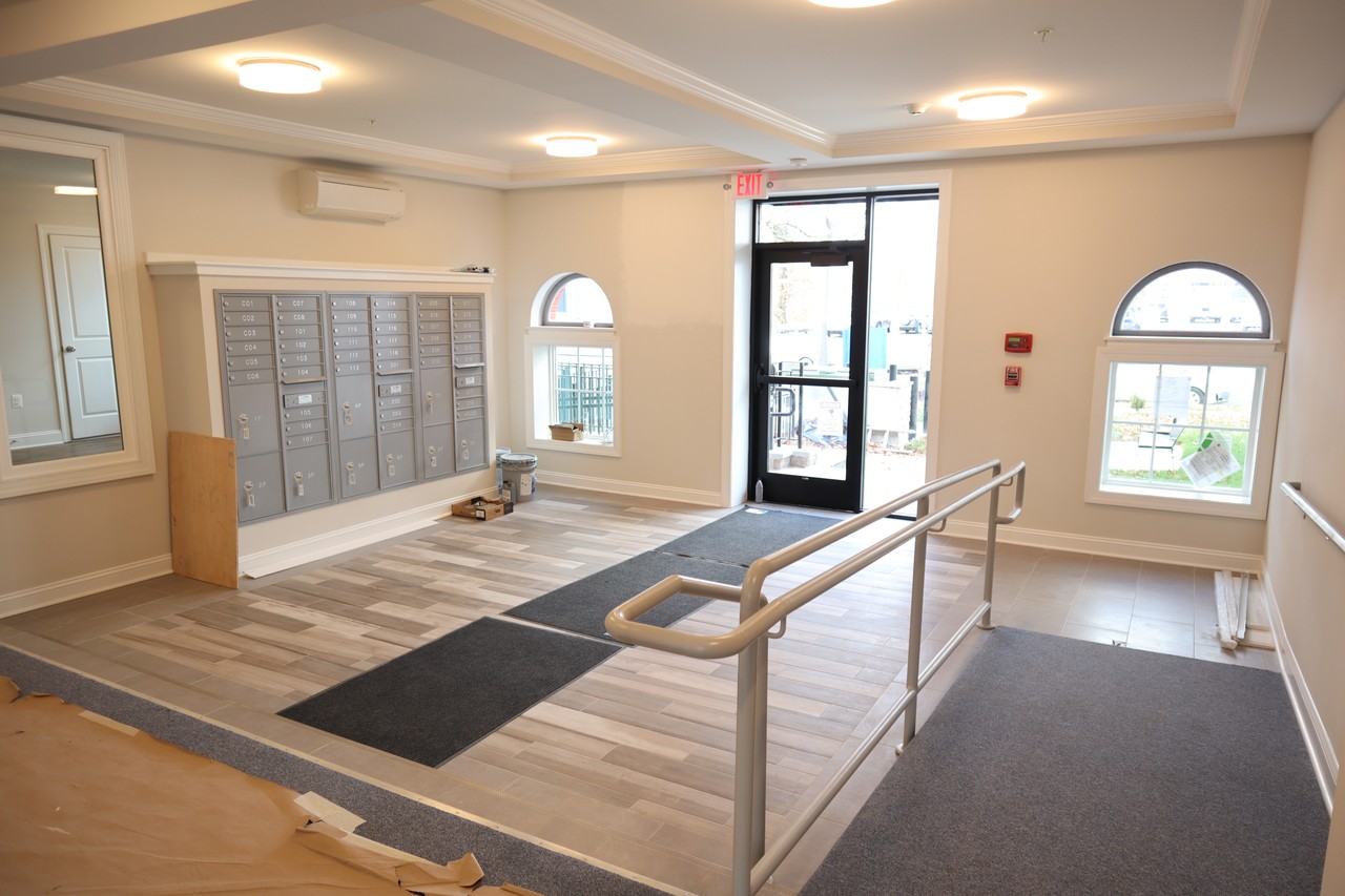 220 Hamilton St Nw #208 - Photo 7 of 8