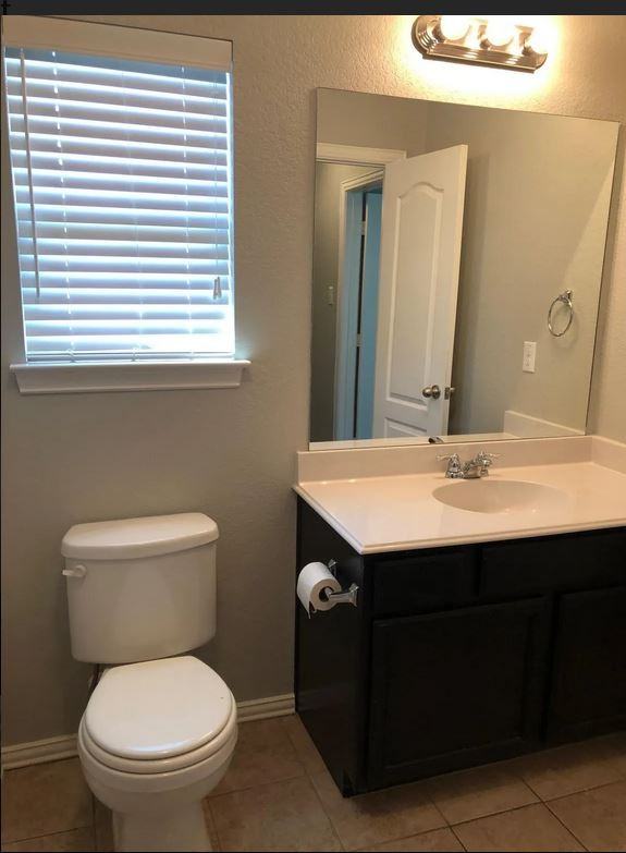 2001 South Jennings Avenue #B - Photo 7 of 12