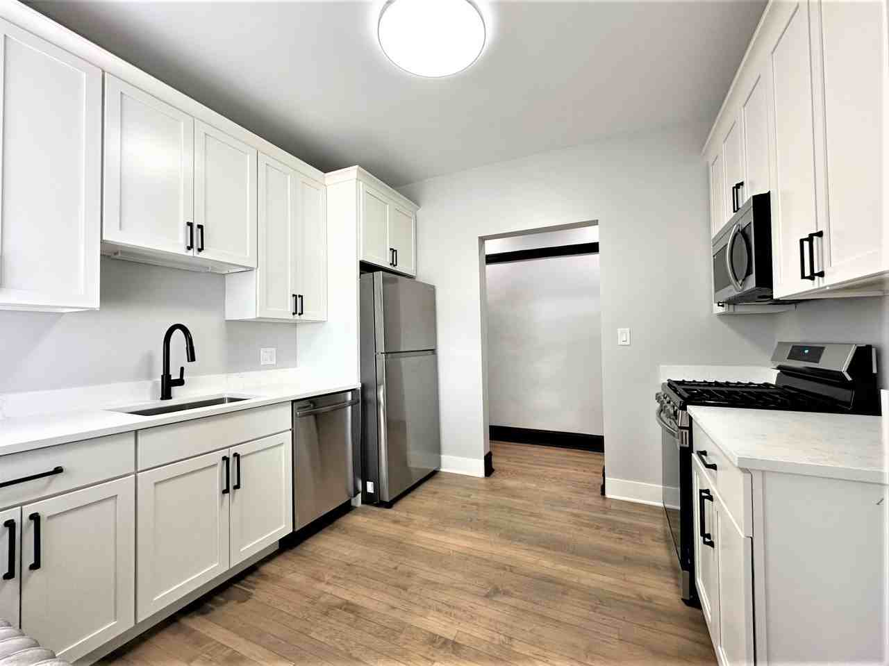 1400 W Summerdale Ave #1400-3E - Photo 6 of 20