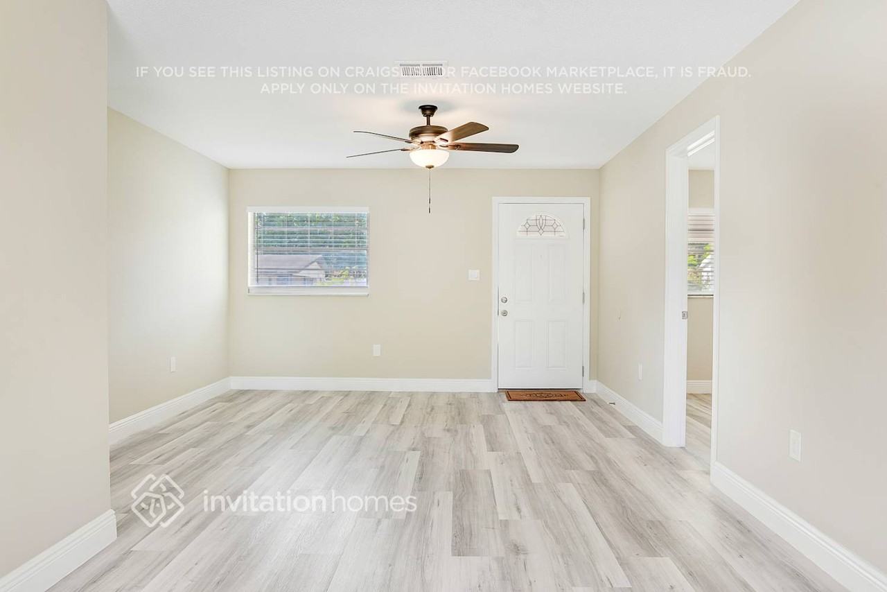 3213 Sutton Dr - Photo 3 of 24