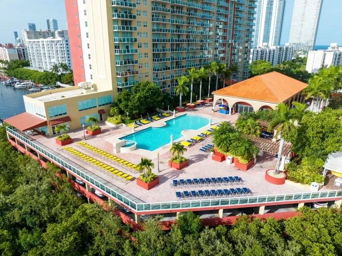 16900 North Bay Road - Photo 2 of 42