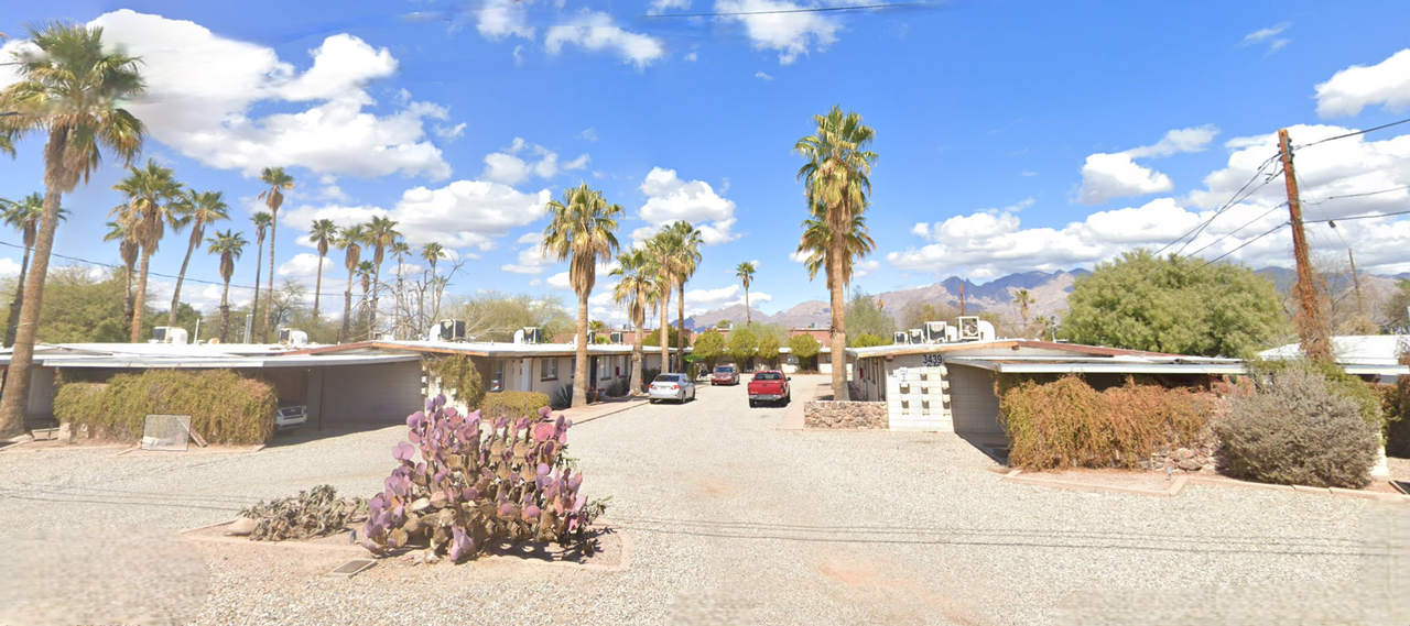 Nearby parks and specialty stores - Photo 2 of 2