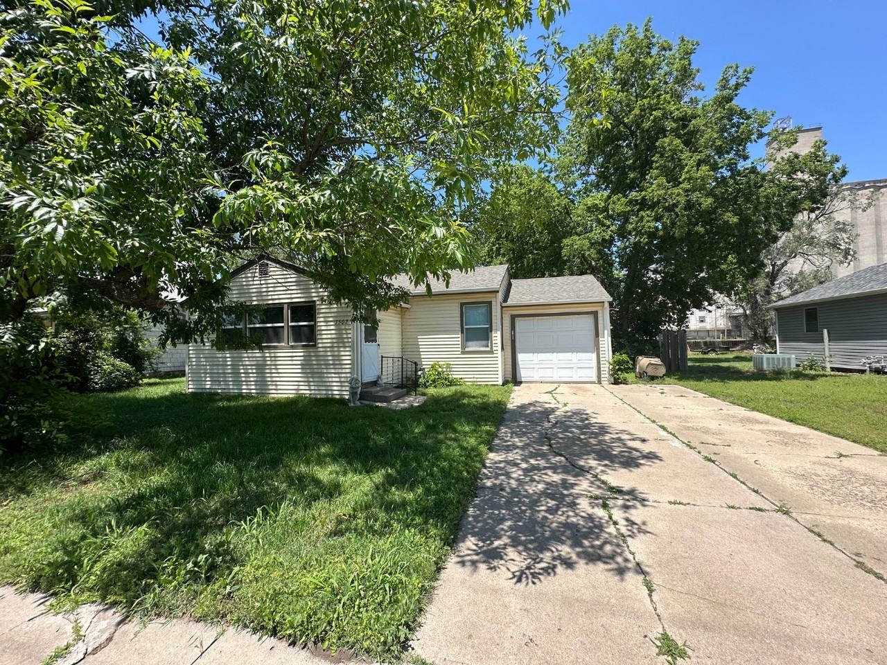 1502 Carey Blvd - Photo 2 of 20