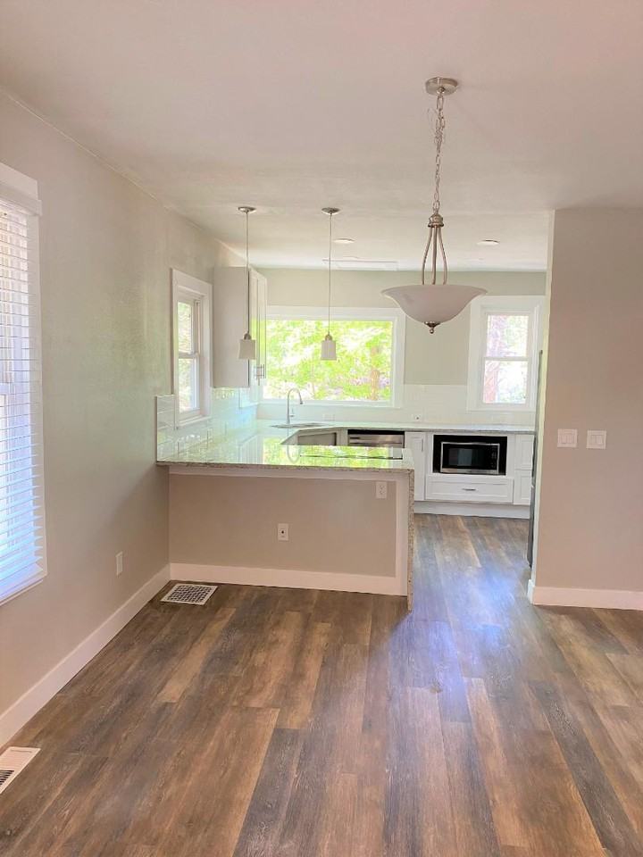 618 W Pikes Peak Ave - Photo 4 of 16