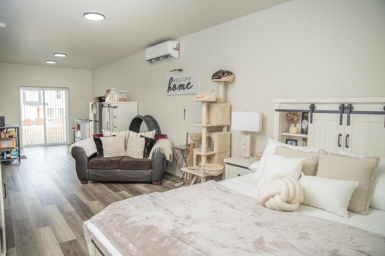 724 Cedar Creek Ave - Photo 4 of 8