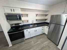 featured image of 1250 E 10th St