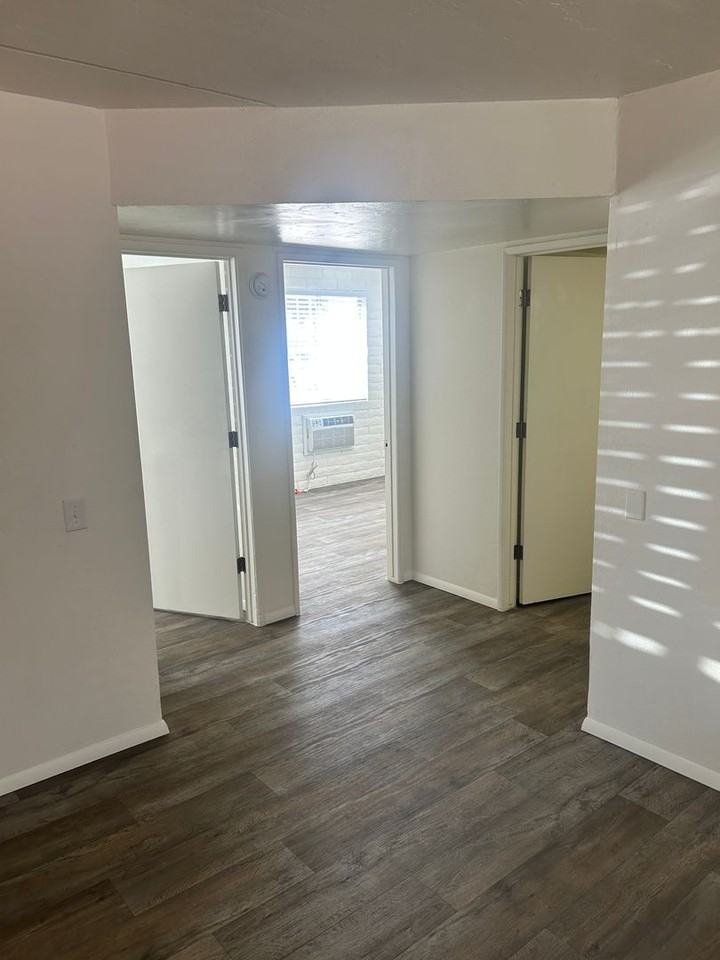 1250 E 10TH ST - Photo 5 of 22