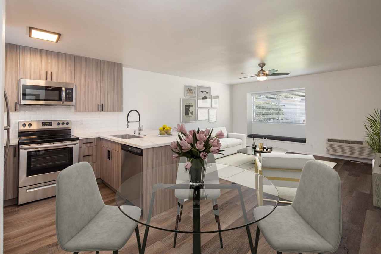 Gorgeous huge units in premier location! ASK ABOUT OUR MOVE - Photo 2 of 13