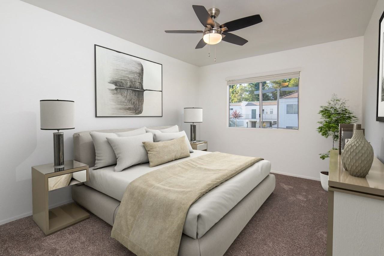 Gorgeous huge units in premier location! ASK ABOUT OUR MOVE - Photo 7 of 13