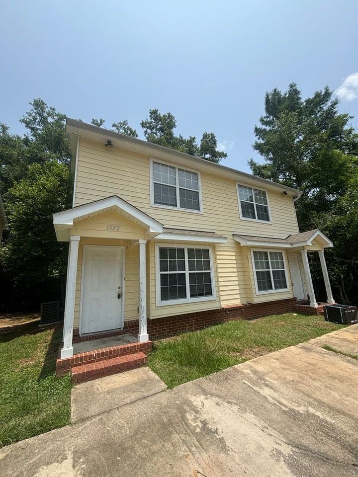 1552 Devoe St - Photo 2 of 19