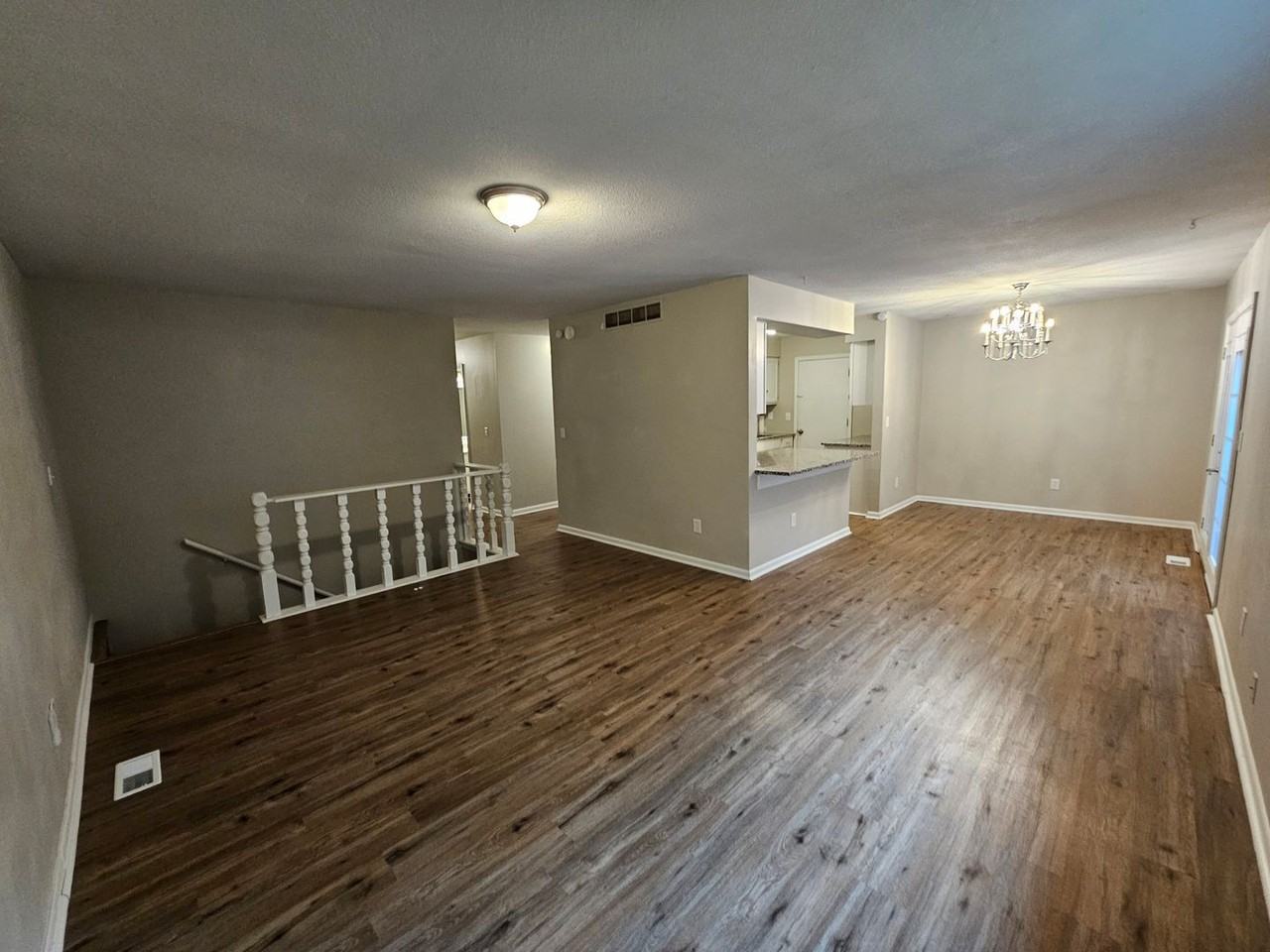 4149 Clarendon St - Photo 2 of 28