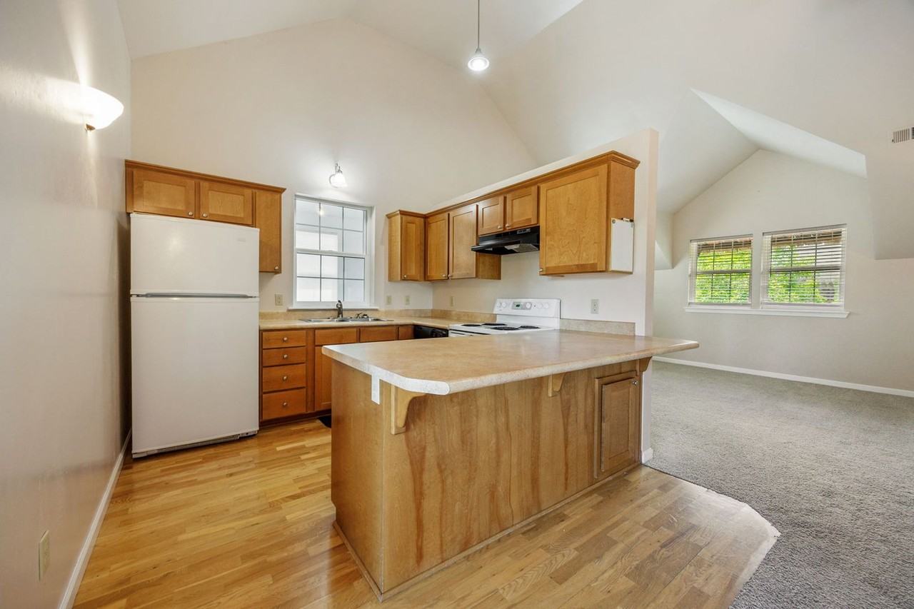 630 Cardwell Ct - Photo 2 of 23