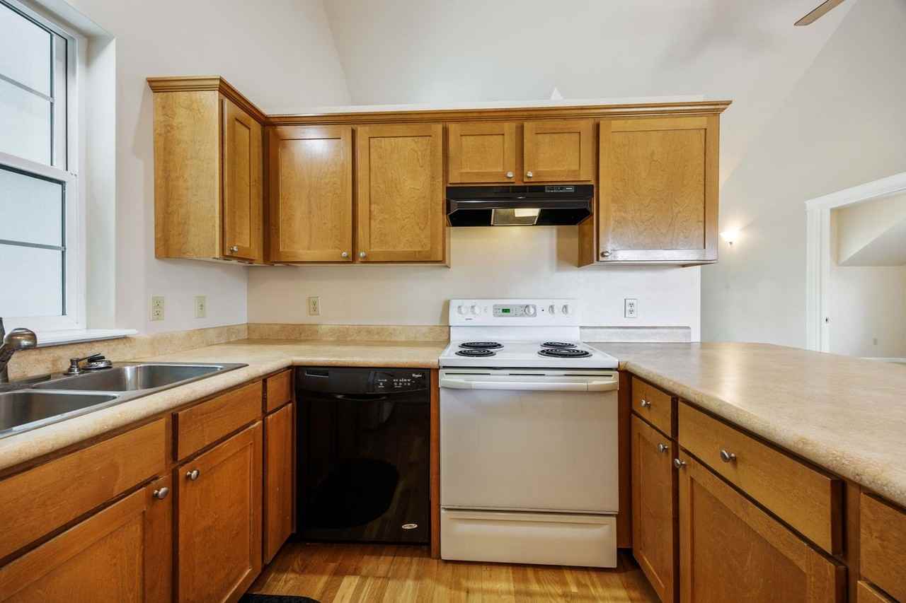 630 Cardwell Ct - Photo 3 of 23