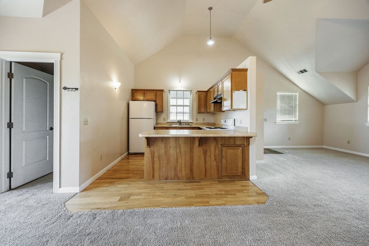 630 Cardwell Ct - Photo 6 of 23