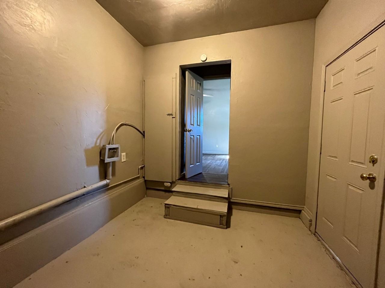 109 W 62nd Pl N - Photo 3 of 23