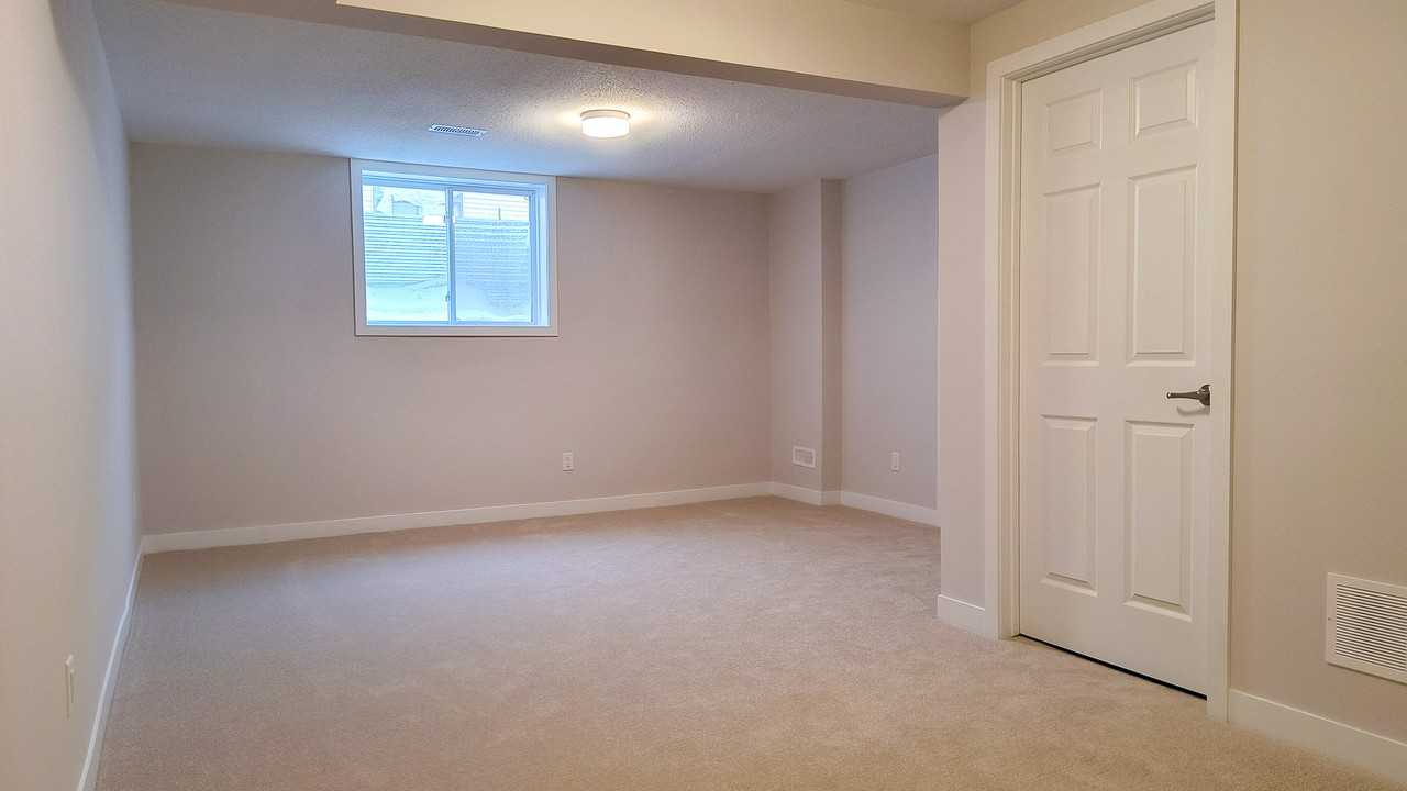 1057 Curraglass Walk #1 - Photo 3 of 16