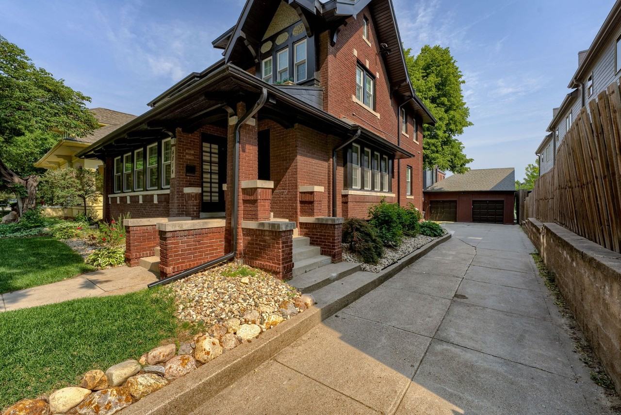 4814 Douglas St - Photo 3 of 43