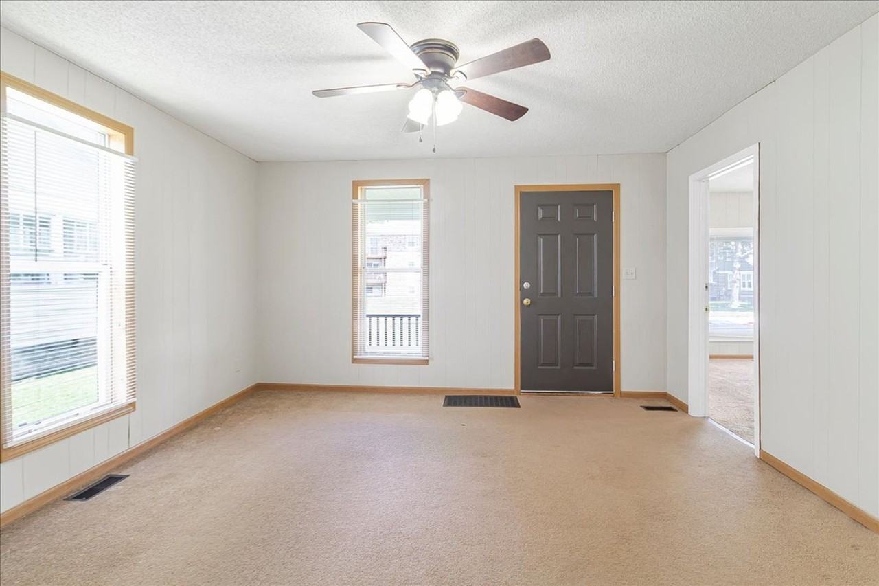 416 Grover St - Photo 4 of 23