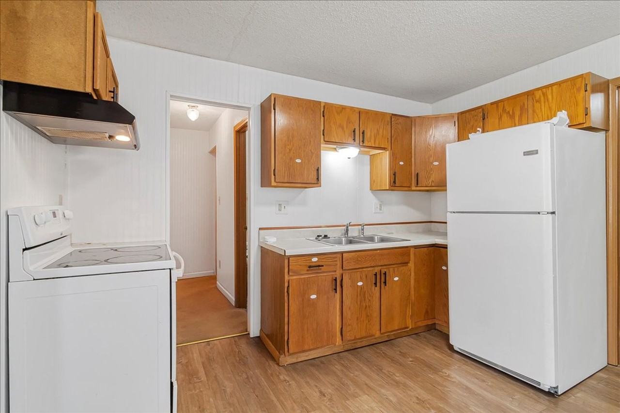 416 Grover St - Photo 5 of 23