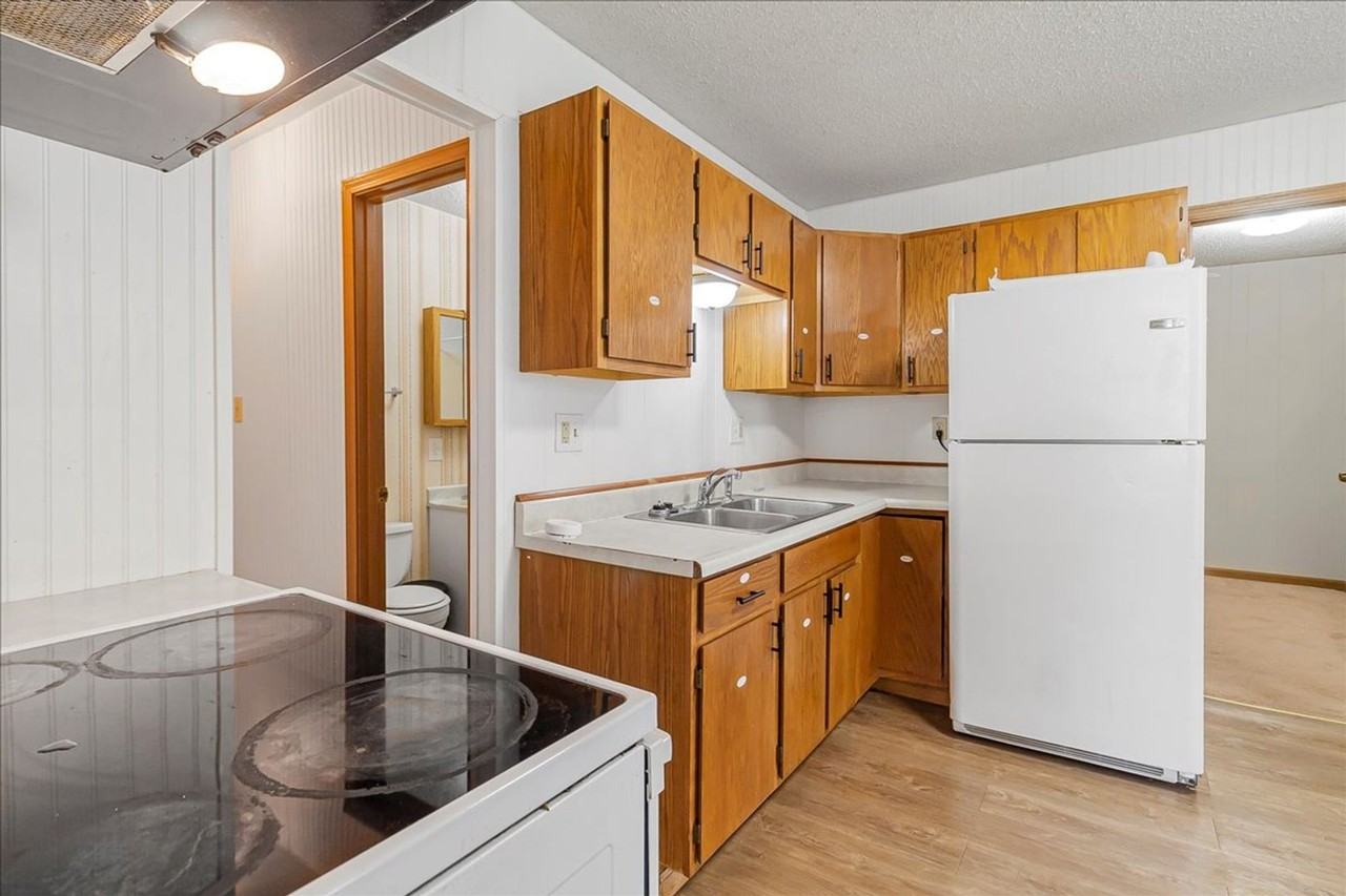 416 Grover St - Photo 6 of 23