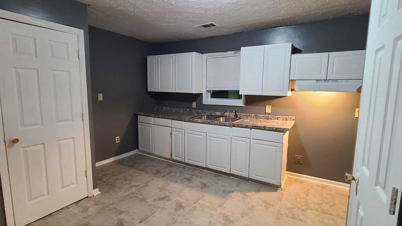 4205 Meritas Dr - Photo 3 of 9