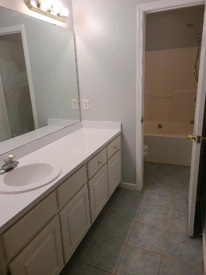 380 Mobley Rd - Photo 2 of 10