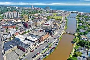 featured image of 407 Sewall Ave