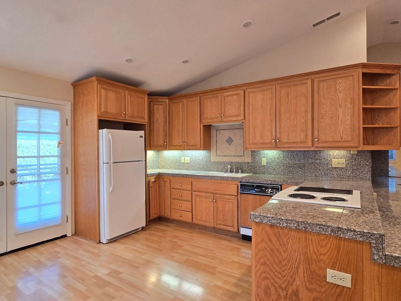 215 Avenida Espana - Photo 5 of 14