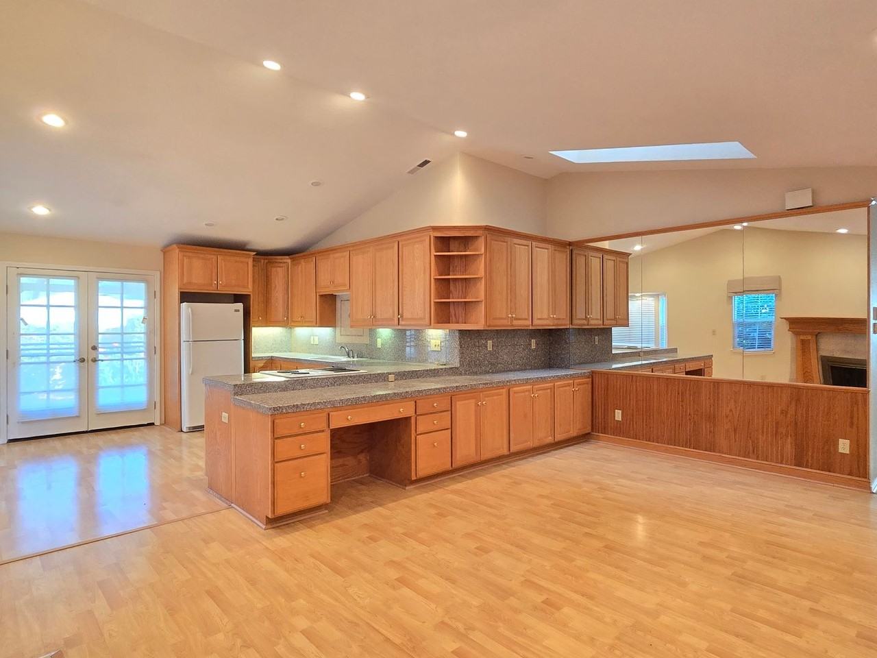 215 Avenida Espana - Photo 7 of 14