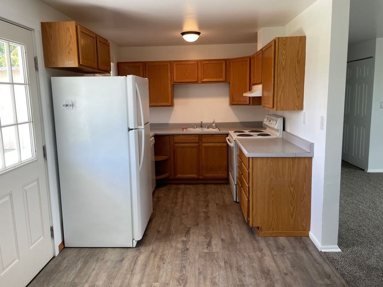 727 S Grand Dr - Photo 5 of 10