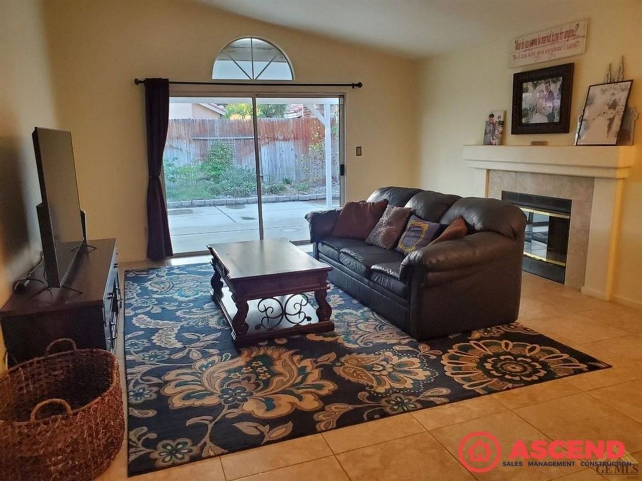 917 Sand Creek Dr - Photo 2 of 11