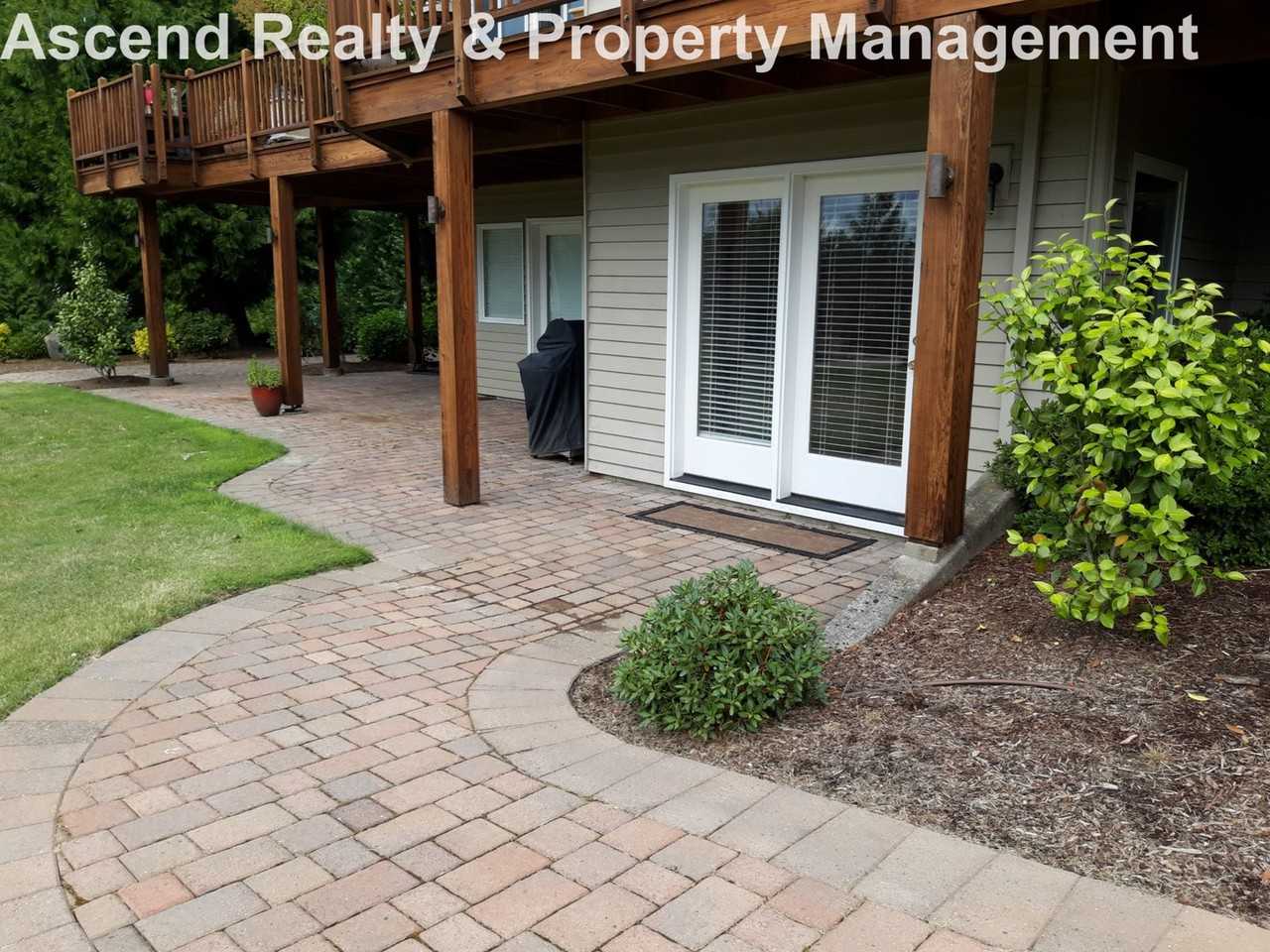 11239 Nw Skyline Blvd