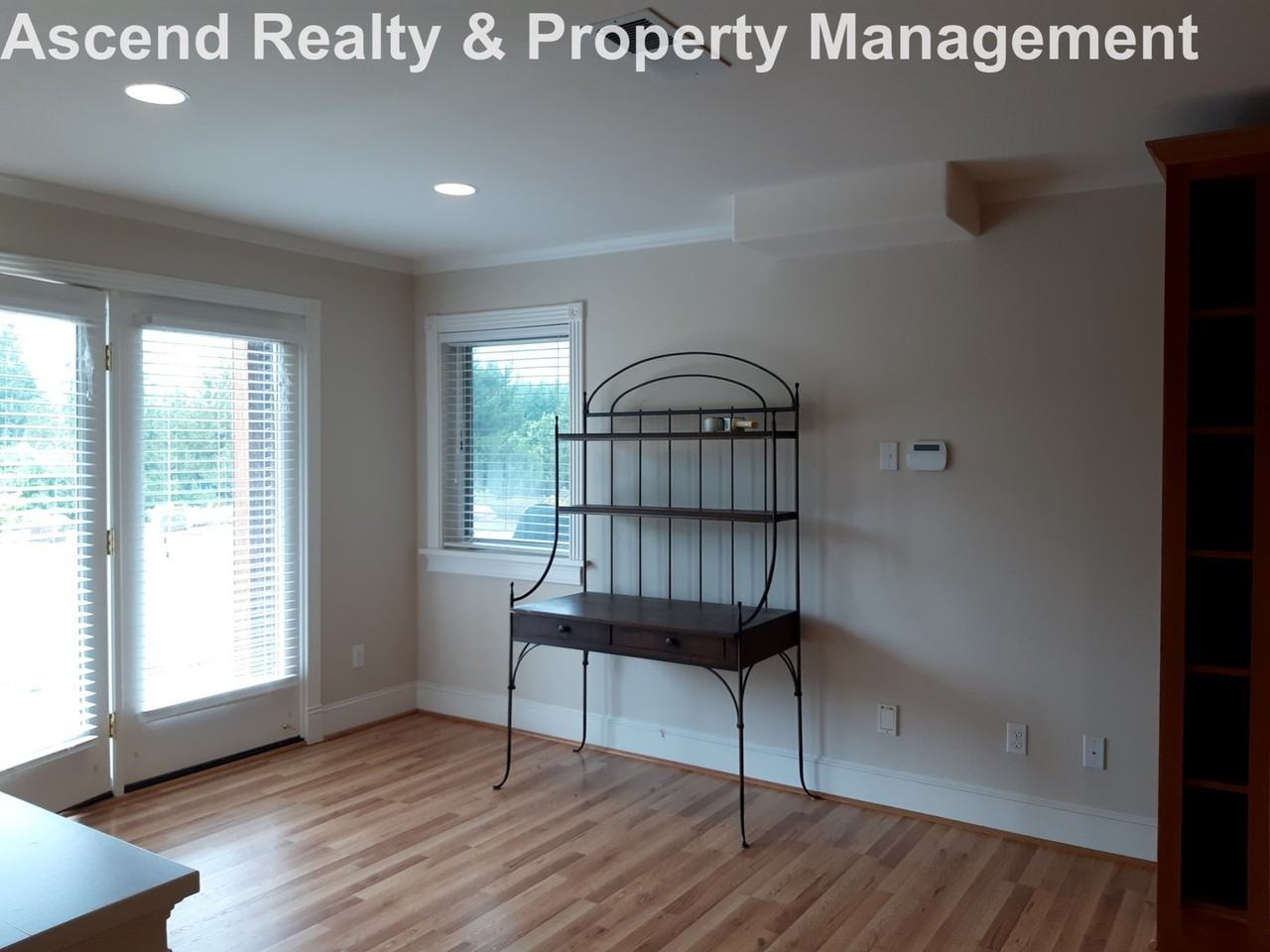 11239 Nw Skyline Blvd - Photo 3 of 26