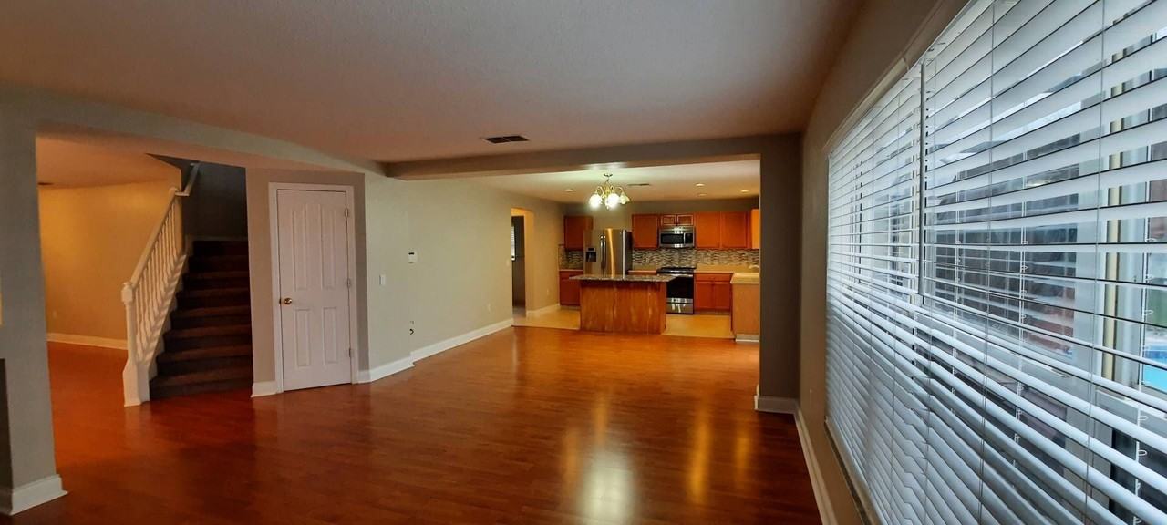 12827 Oulton Cir - Photo 4 of 25