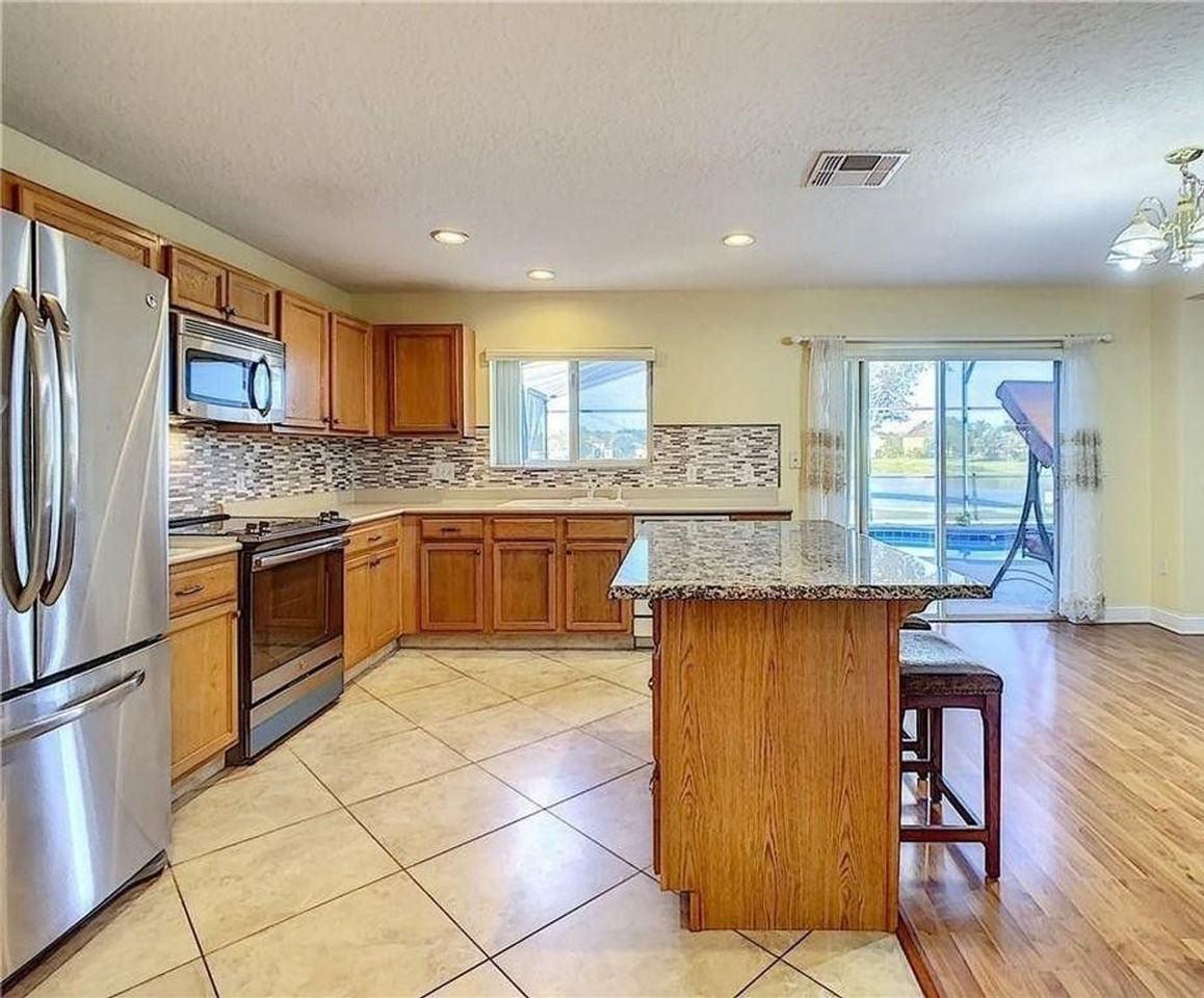 12827 Oulton Cir - Photo 7 of 25