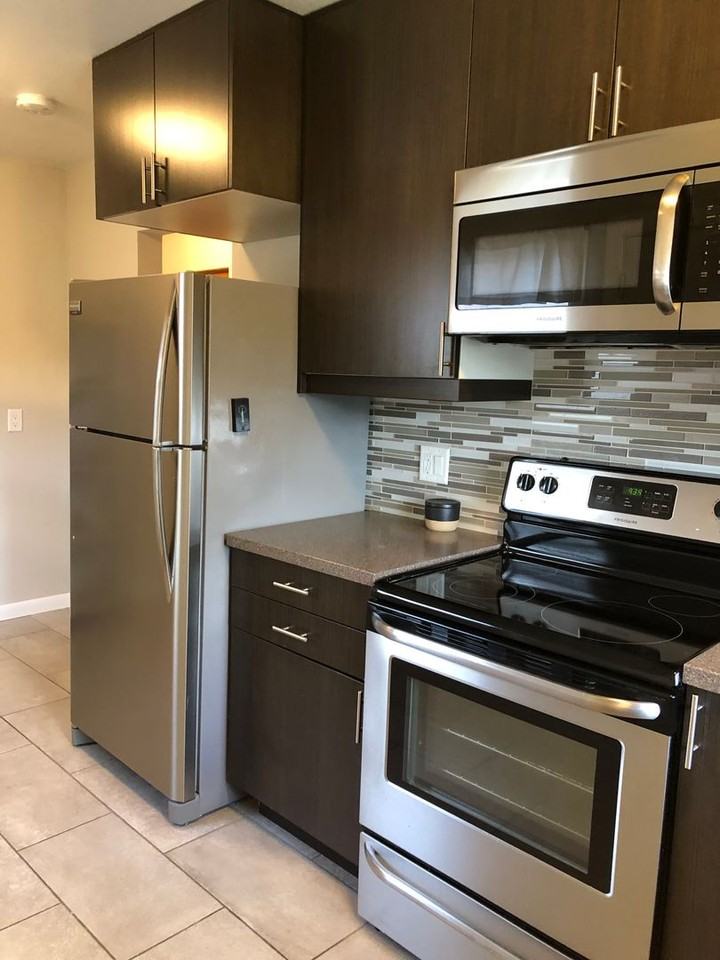1607 Plymouth Ave - Photo 5 of 24