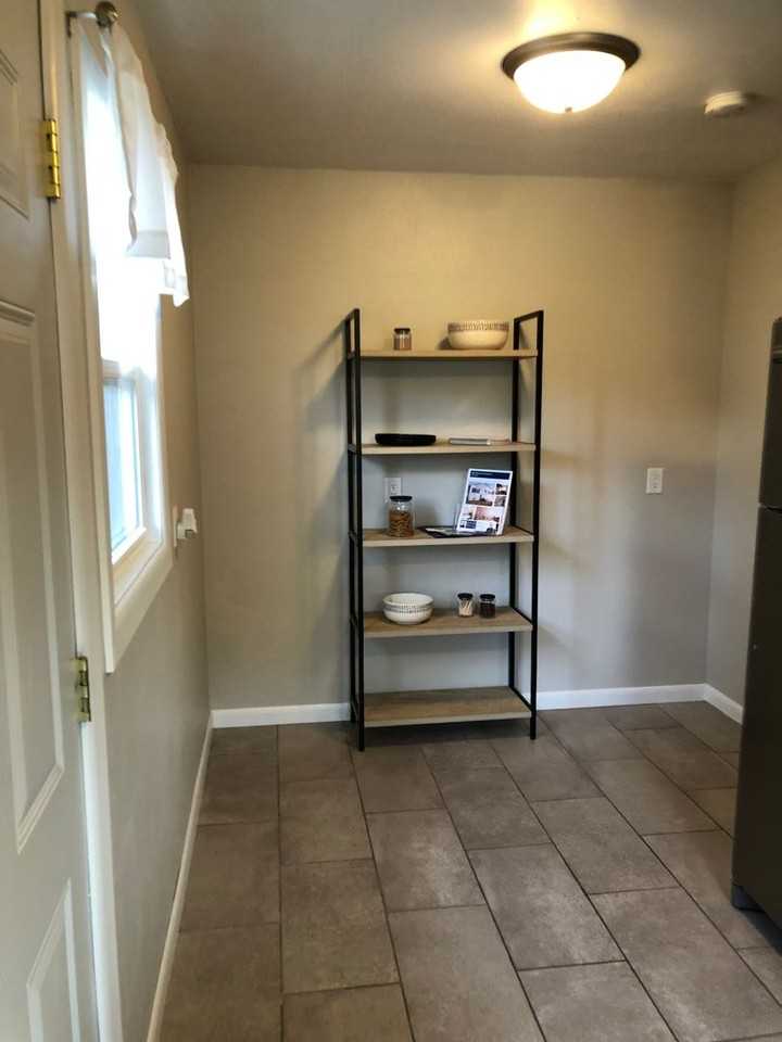 1607 Plymouth Ave - Photo 6 of 24