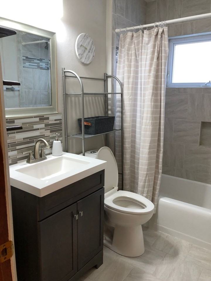 1607 Plymouth Ave - Photo 7 of 24