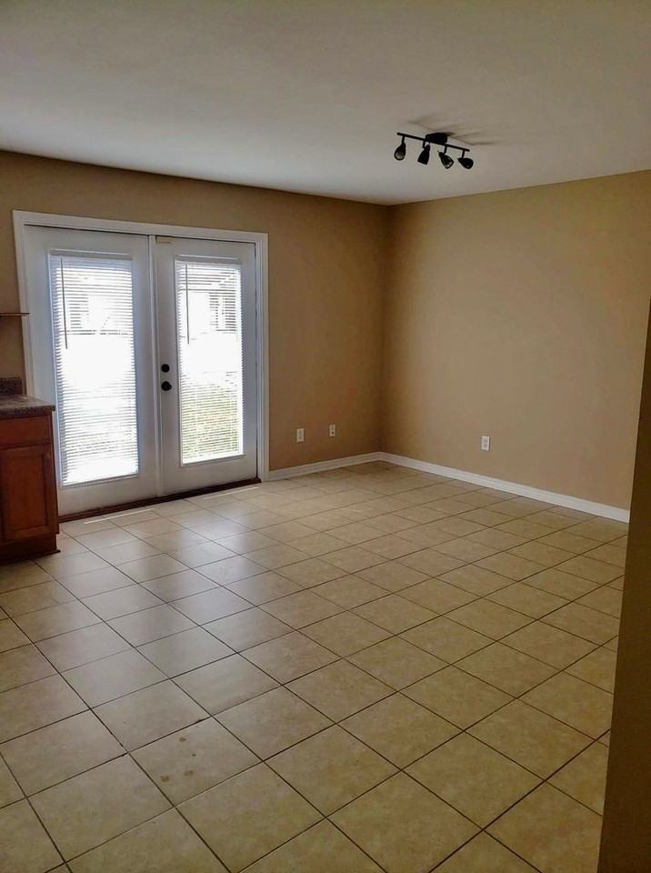 242 Callaway Chase Ln - Photo 2 of 15