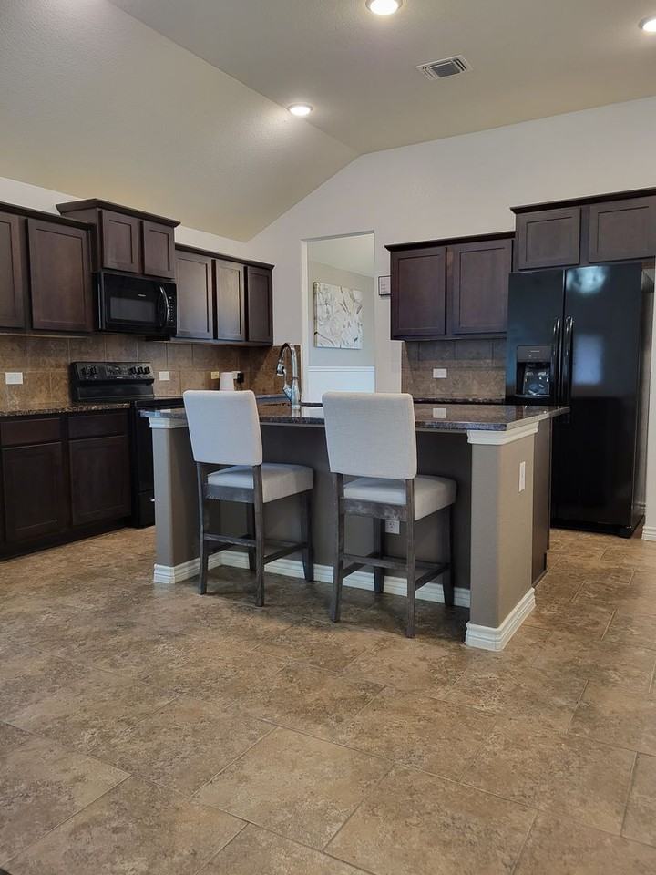6301 Great Divide Rd - Photo 7 of 34